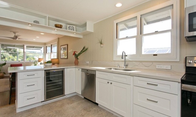 Manoa House | Private Renovated Manoa Cottage