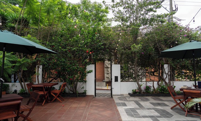 Zona 4 House | Private room with shared bathroom Hostel in Guatemala City vibrant zona 4!