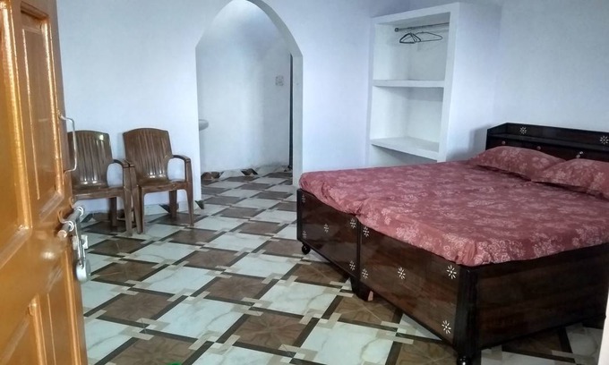 Srinagar Resort | Private room ∙ 3 guests