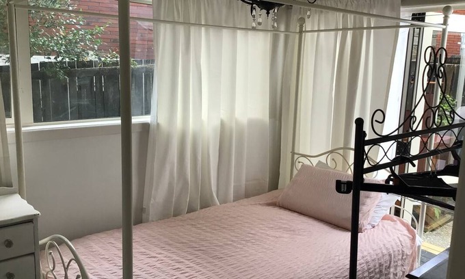 Howick Resort | Private room ∙ 3 guests