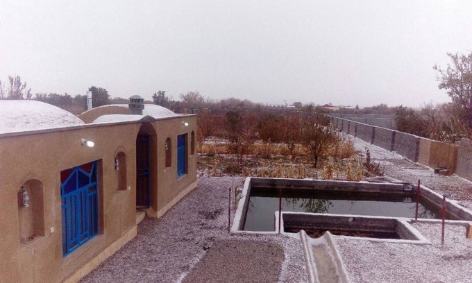 Shahr-e Bābak Resort | Private room ∙ 6 guests