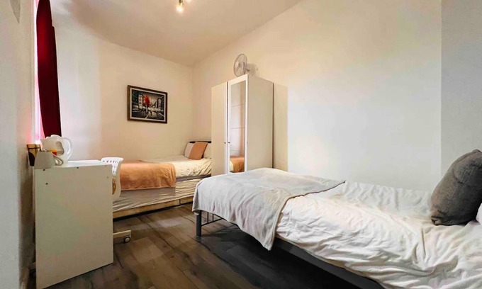 Kings Cross St. Pancras Apartment | Private Rooms for 7 People With Bathroom