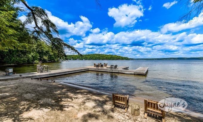 Minett Cottage | Private Rosseau Beachfront Cottage! Sunrises & Sunsets! Sleeps 15! MUST SEE!