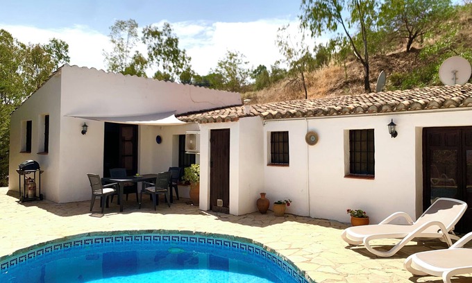 Colmenar Villa | Private rural cottage, Spectacular Country Views, Own private Pool, Garden. A/C