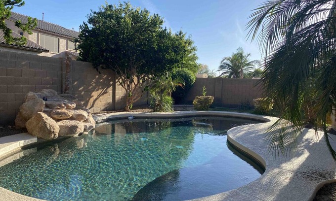 Emperor Estates House | Private Sanctuary 3 Bedrooms 2 Bathrooms Private Pool and BBQ