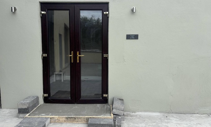 Cavan Apartment | Private Small Detached Room with Bathroom