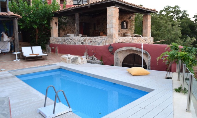 Armenoi Villa | Private stone villa with private pool