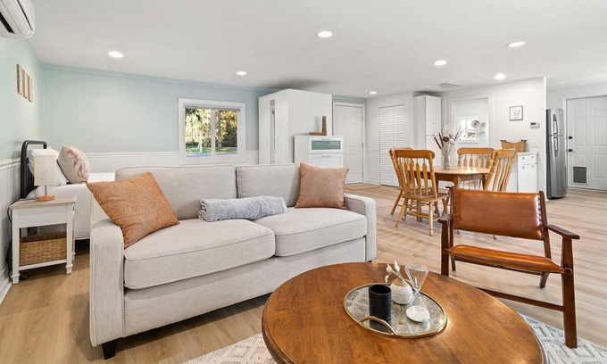 Bellingham Cottage | Private Studio Retreat: Modern Amenities, Natural Beauty in Bellingham Expanse