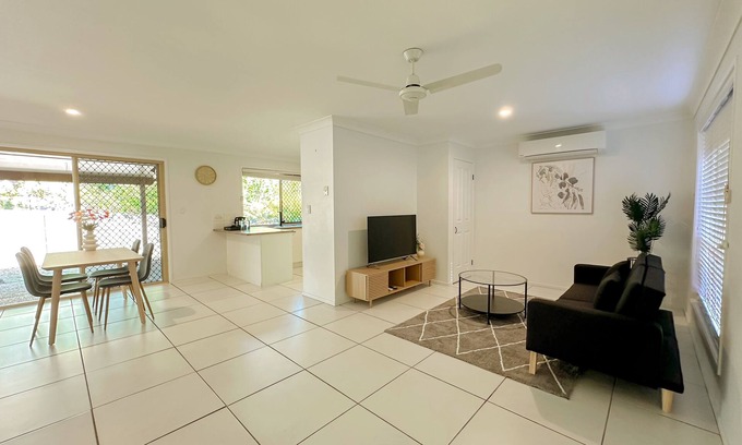 Forest Lake House | Private Suite 2 bedrooms with kitchen & livingroom