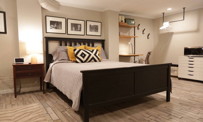 Inman Park Apartment | Private Suite in Little Five Points – Walkable, Hot Tub, Kitchen, Parking
