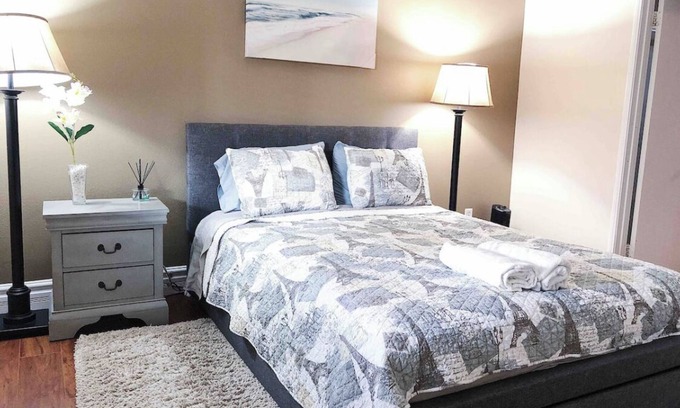 Mira Loma House | Private Suite with Own Kitchen Own Entrance