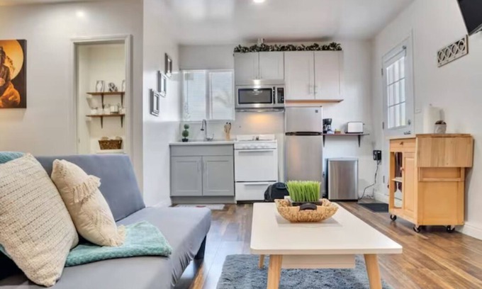 La Puente Apartment | Private Trendy Studio near LA & OC sleeps 4 guest