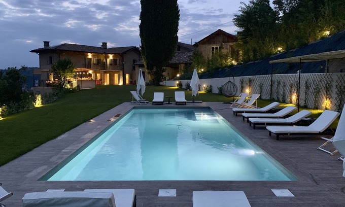 Canelli Villa | Private Villa. Heated pool. Outside bar, lounge, kitchen, audio. 5min Canelli.