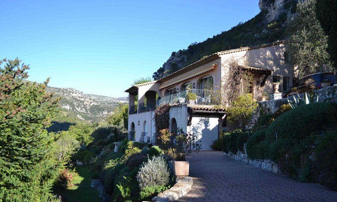 Saint-Jeannet Villa | Private Villa with spectacular Mediterranean seaview