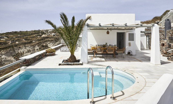 Vourvoulos Villa | Private Villa with Heated Pool and Sea View