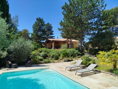 Saint-Siffret House | Proche Uzès petit gîte avec grande cuisine d'été et piscine