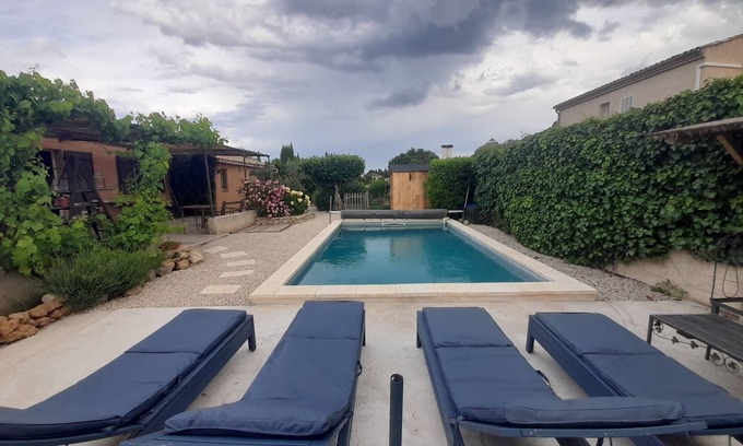 Pertuis Villa | PROMO DERNIÈRES DISPO Luberon, villa quiet climate, private pool, children's playground.