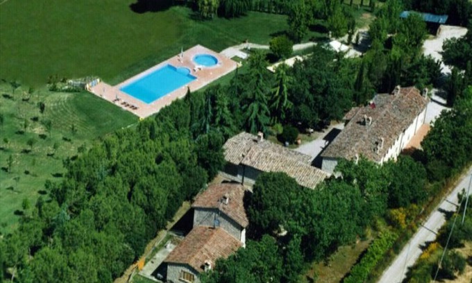 Corciano House | PROMOTION - Taggiasca-Le Gorghe di Valmarino in Umbria Pool WIFI