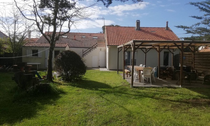 Prefailles House | Propriété à 800 m des Plages sur Terrain Boisé de 3000 m2