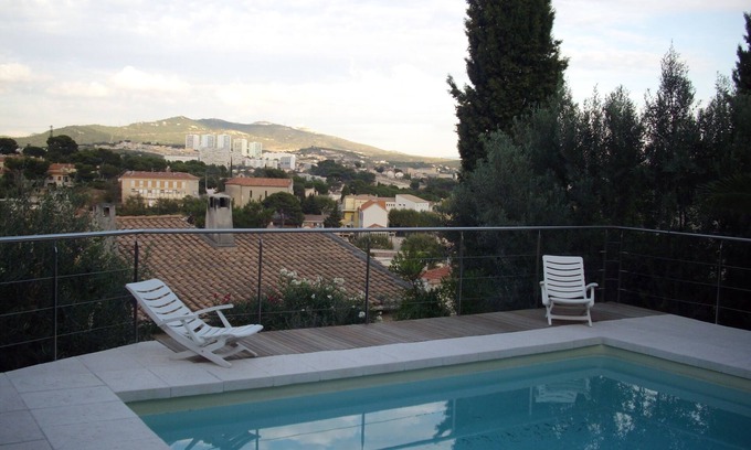 Les Pennes-Mirabeau Villa | Provencal house with swimming pool, near creeks, Mucem, Sea, .