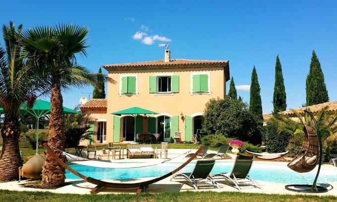 Vauvert Villa | Provencal villa in the heart of the vineyards with swimming pool