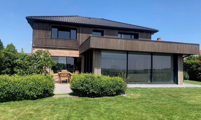 Ennetieres-en-Weppes House | Proximité Lill, Villa moderne et lumineuse.Piscine intérieure et home ciné