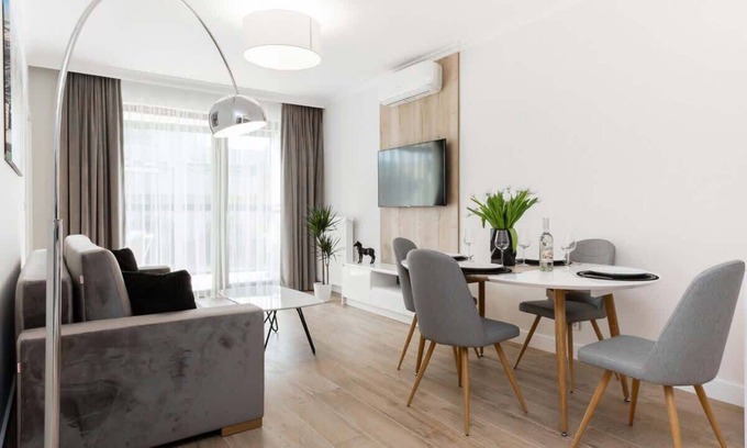 Wola Apartment | Przyokopowa 35 2Bedroom Apartment|Air Conditioning