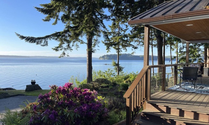 Port Ludlow House | Puget Sound Chic Romantic Cottage with Private Beach Access & Gated Entry