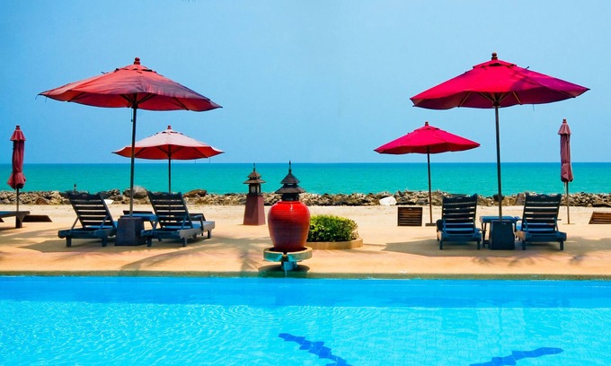Puk Tian Hotel | Puktien Cabana Beach Resort and Residence
