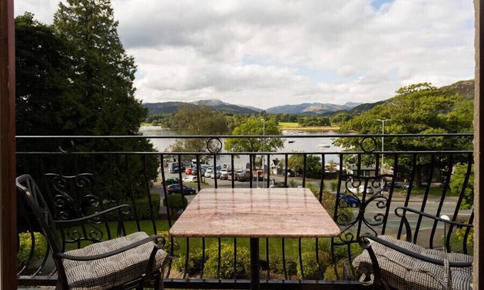 Waterhead Cottage | PURE GRACE, family friendly, with a garden in Ambleside