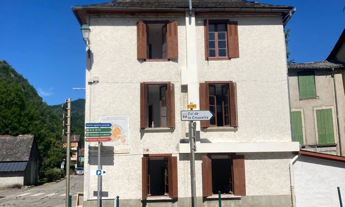 Biert Cabin | Pyrenean Pursuits