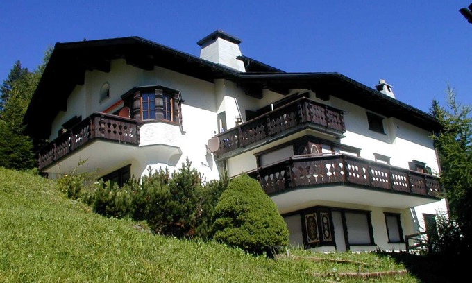 Lenzerheide Apartment | Quaint apartment in Lenzerheide with fireplace and beautiful panoramic views
