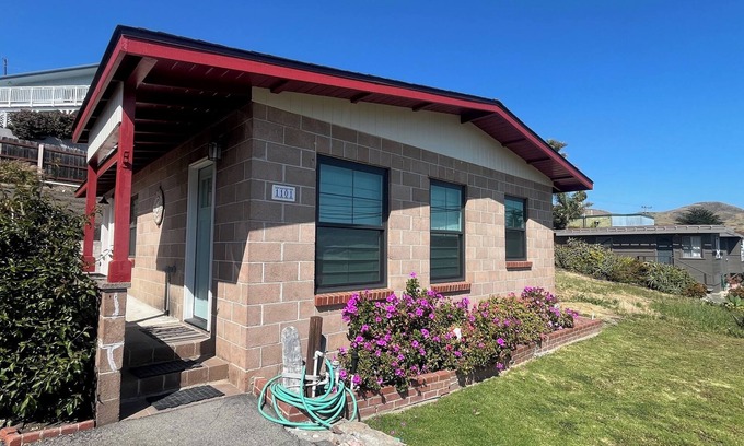 Cayucos House | Quaint Beach Cottage