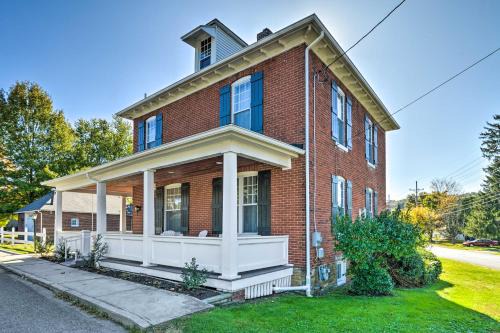 Ligonier House | Quaint Ligonier Family Home - 3 Miles to Idlewild!