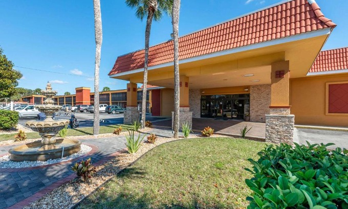 Palatka Hotel | Quality Inn and Suites Palatka Riverfront