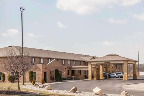 Defiance Hotel | Quality Inn Defiance