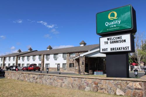 Gunnison Hotel | Quality Inn Gunnison-Crested Butte