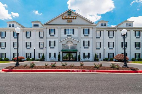 Harrisonburg Hotel | Quality Inn Harrisonburg I-81