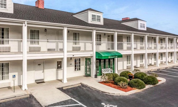 Lancaster Hotel | Quality Inn Lancaster