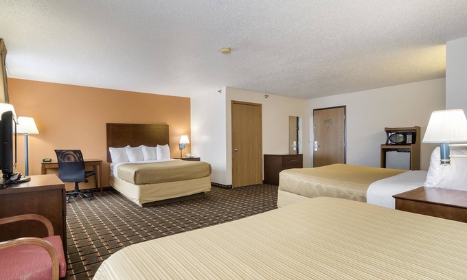 Osceola Hotel | Quality Inn Osceola