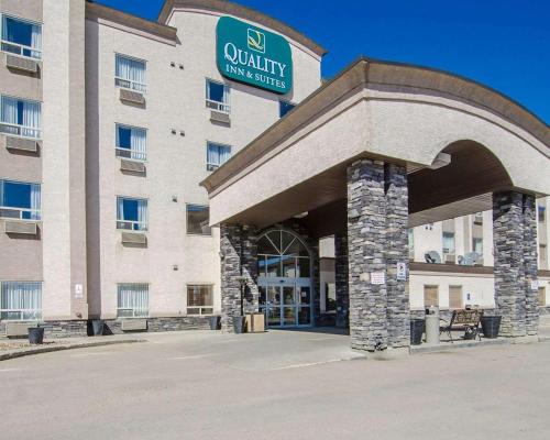 Grande Prairie Hotel | Quality Inn & Suites
