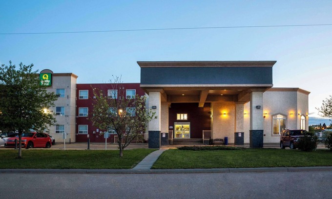 Whitecourt Hotel | Quality Inn & Suites