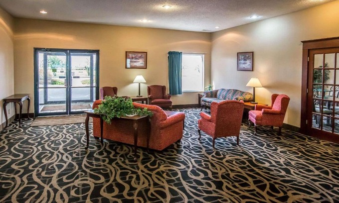 Mendota Hotel | Quality Inn & Suites Mendota near I-39