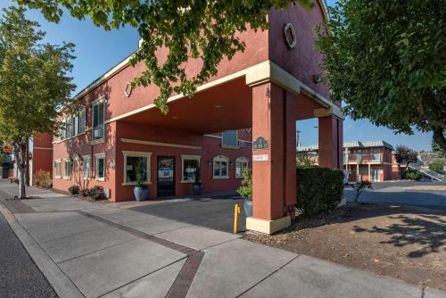 Madras Hotel | Quality Inn