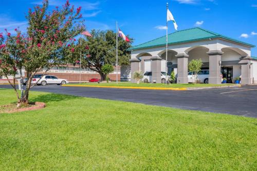 Sweetwater Hotel | Quality Inn