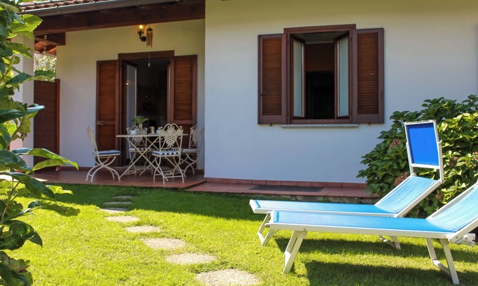 Colico Apartment | Quattro Stagioni Spring Garden Holiday Apartment with Pool