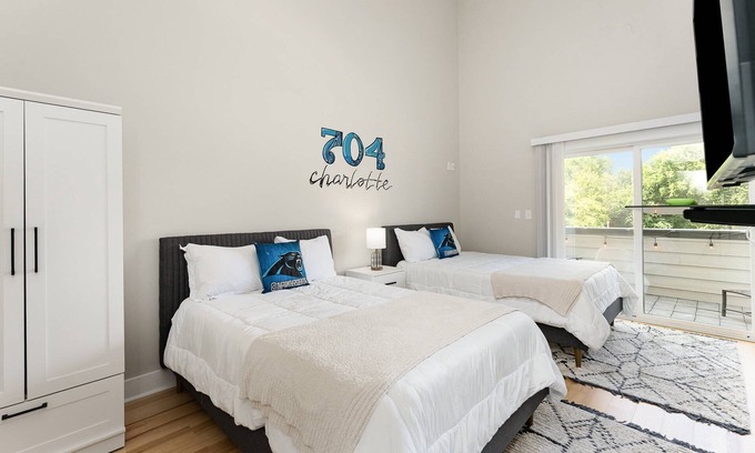 Third Ward House | Queen City Special: 10% Off 3+ nights!