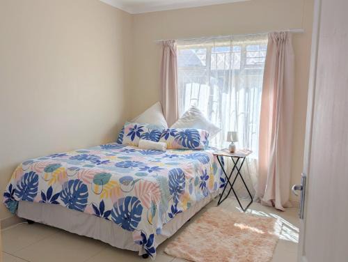 Windhoek House | Queen Room, Near City Centre Windhoek