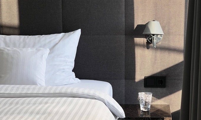 Unterrath Hotel | Queen Single Deluxe Apartment + Balcony