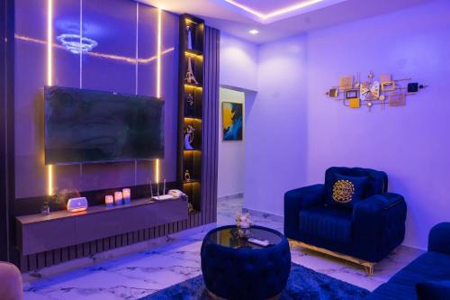 Oleh Apartment | Queens Court Apartments